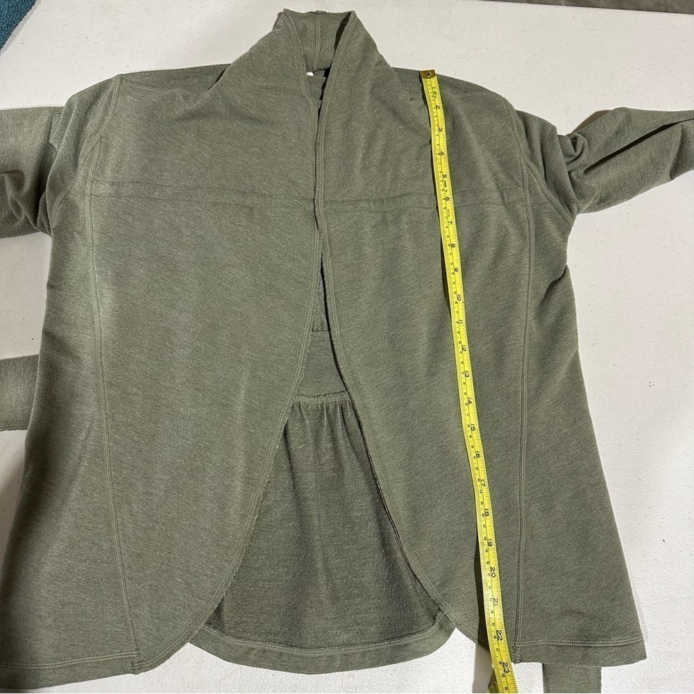 LULULEMON Dance Pulse Wrap Olive
Green - Picture 13 of 14